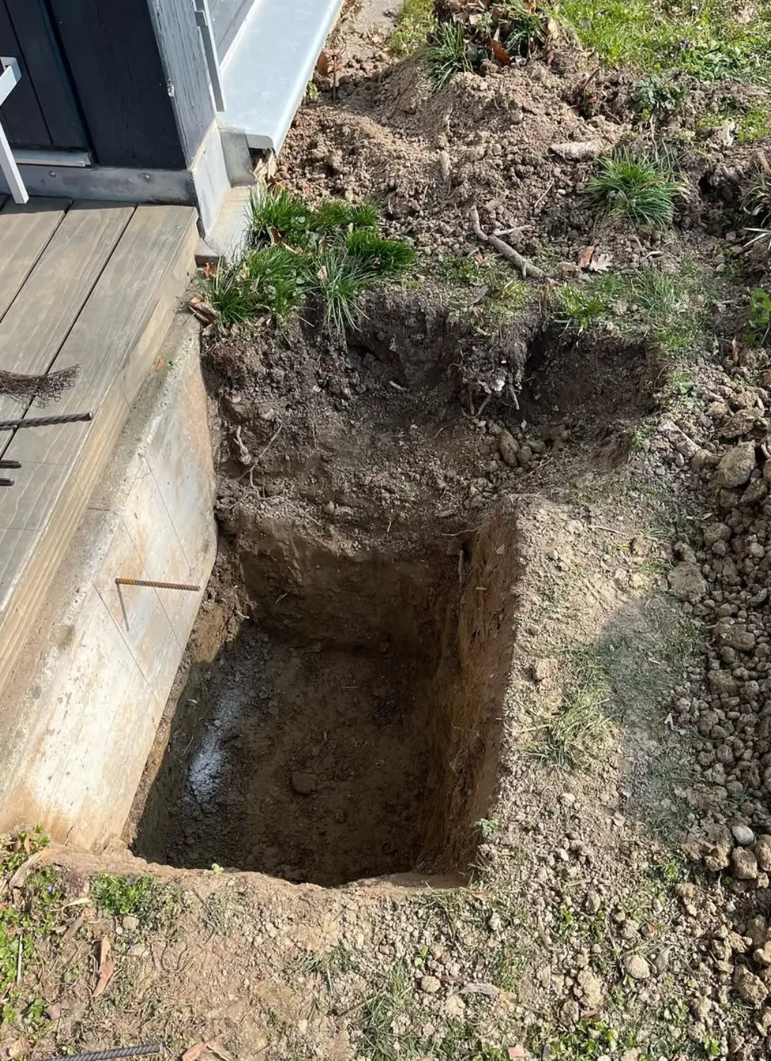 Fouille profonde réalisée contre la terrasse existante