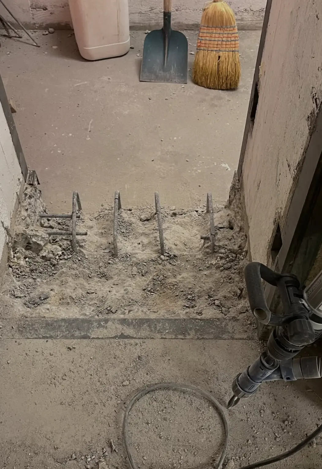 Piquage du seuil avec armatures dégagées